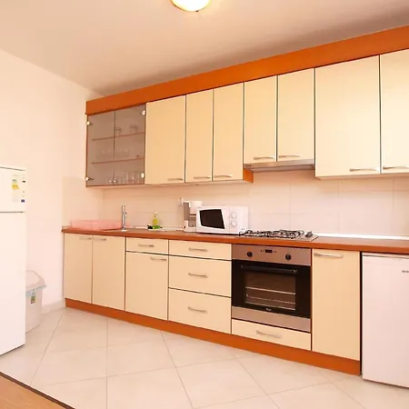 Fuer 6 Personen Ca 100 Qm In Fazana, Istrien Istrische Riviera Apartment *