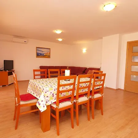 Fuer 6 Personen Ca 100 Qm In Fazana, Istrien Istrische Riviera Apartment *